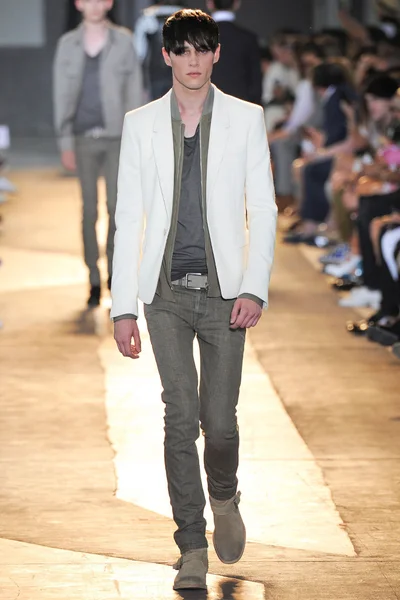Look 9